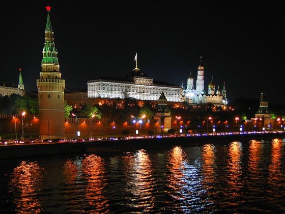 The Kremlin at night, image via maxpixel.net