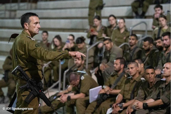 The Chief of Staff at a briefing for commanders in Golani. © IDF Spokesperson